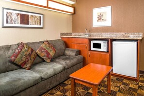 객실 내 금고, 책상, 암막 커튼, 다리미/다리미판