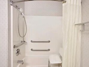 Combined shower/bathtub, free toiletries, hair dryer, towels - Microtel Inn & Suites by Wyndham Madison East (Madison)