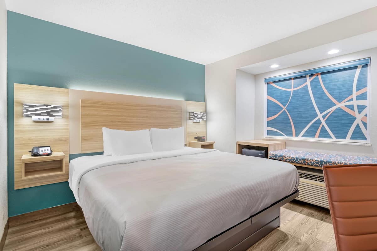 Desk, blackout drapes, iron/ironing board, free WiFi