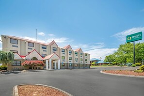 Exterior - Quality Inn & Suites (Knoxville)