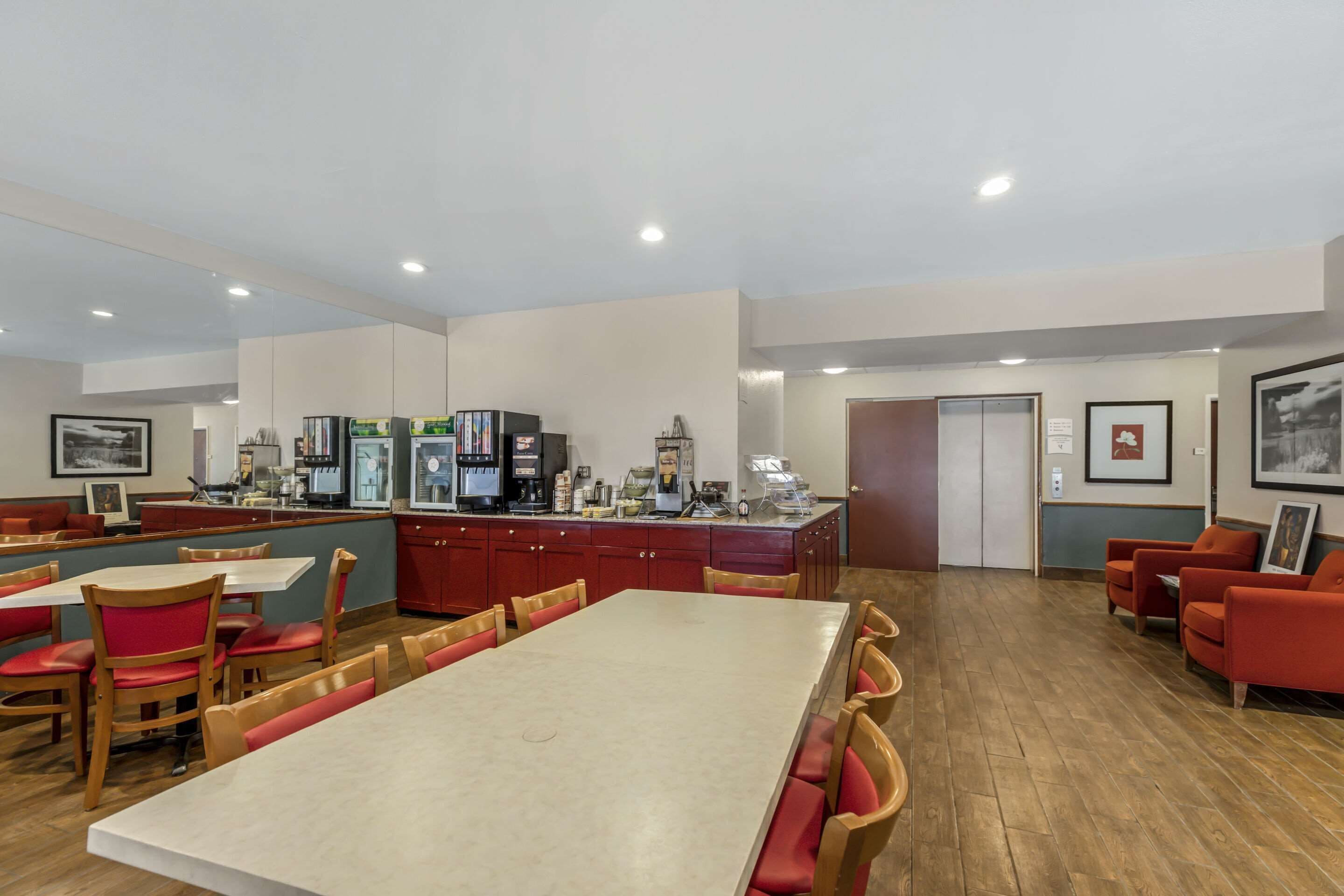 含每日外帶早餐