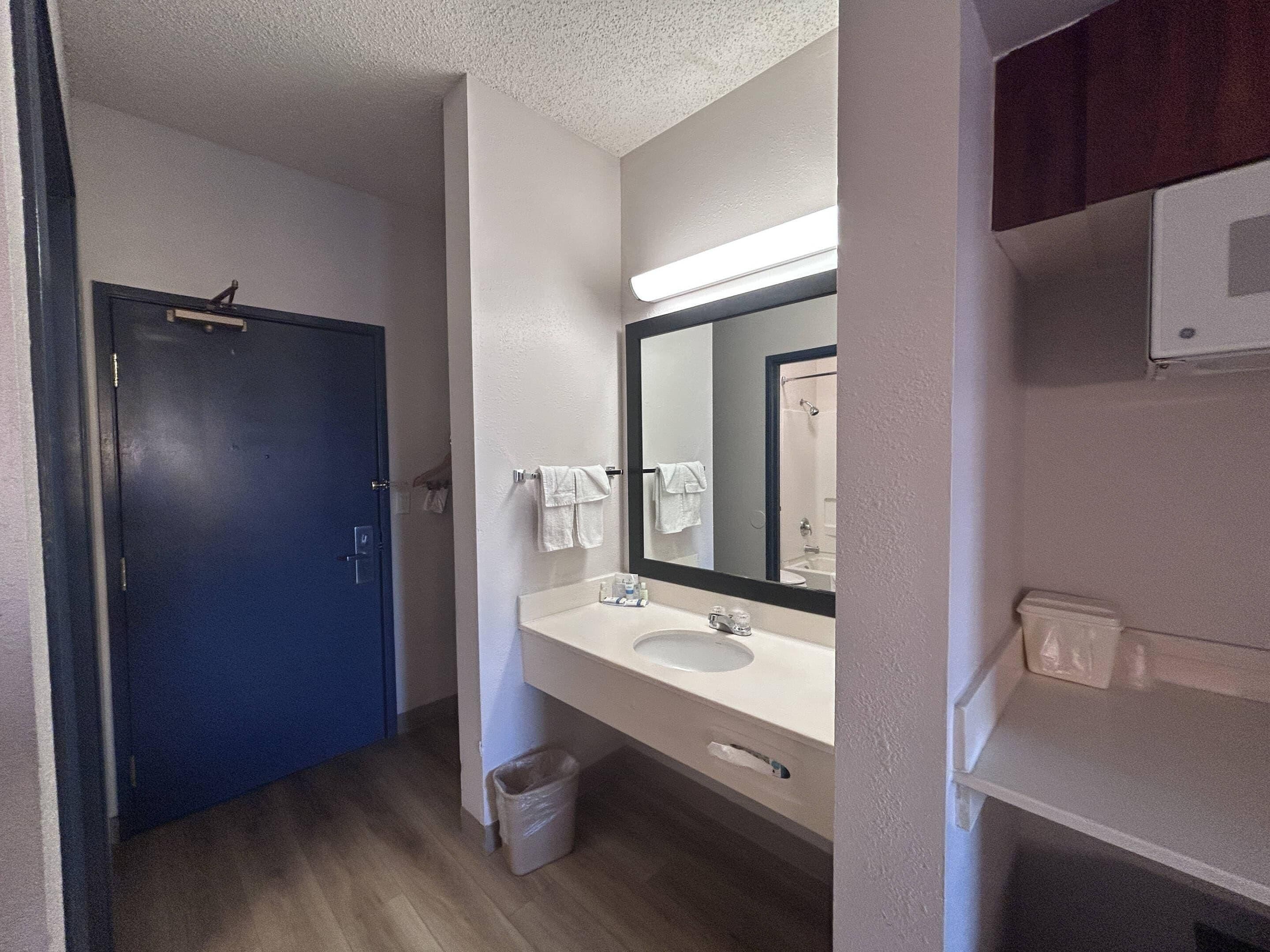 Standard Room, 2 Queen Beds, Non Smoking