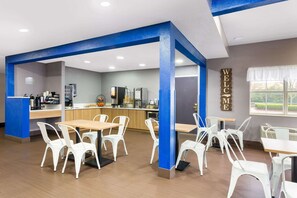 Free daily continental breakfast