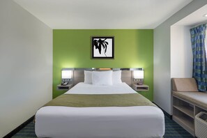 Room, 1 Queen Bed, Non Smoking | Premium bedding, in-room safe, desk, iron/ironing board