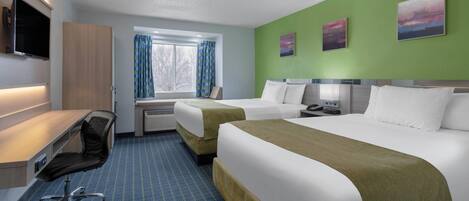 Huone, 2 keskisuurta parisänkyä, tupakointi kielletty | Ylelliset vuodevaatteet, tallelokero huoneessa, työpöytä