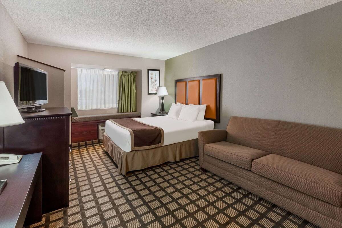 Iron/ironing board, free cots/infant beds, free WiFi, bed sheets