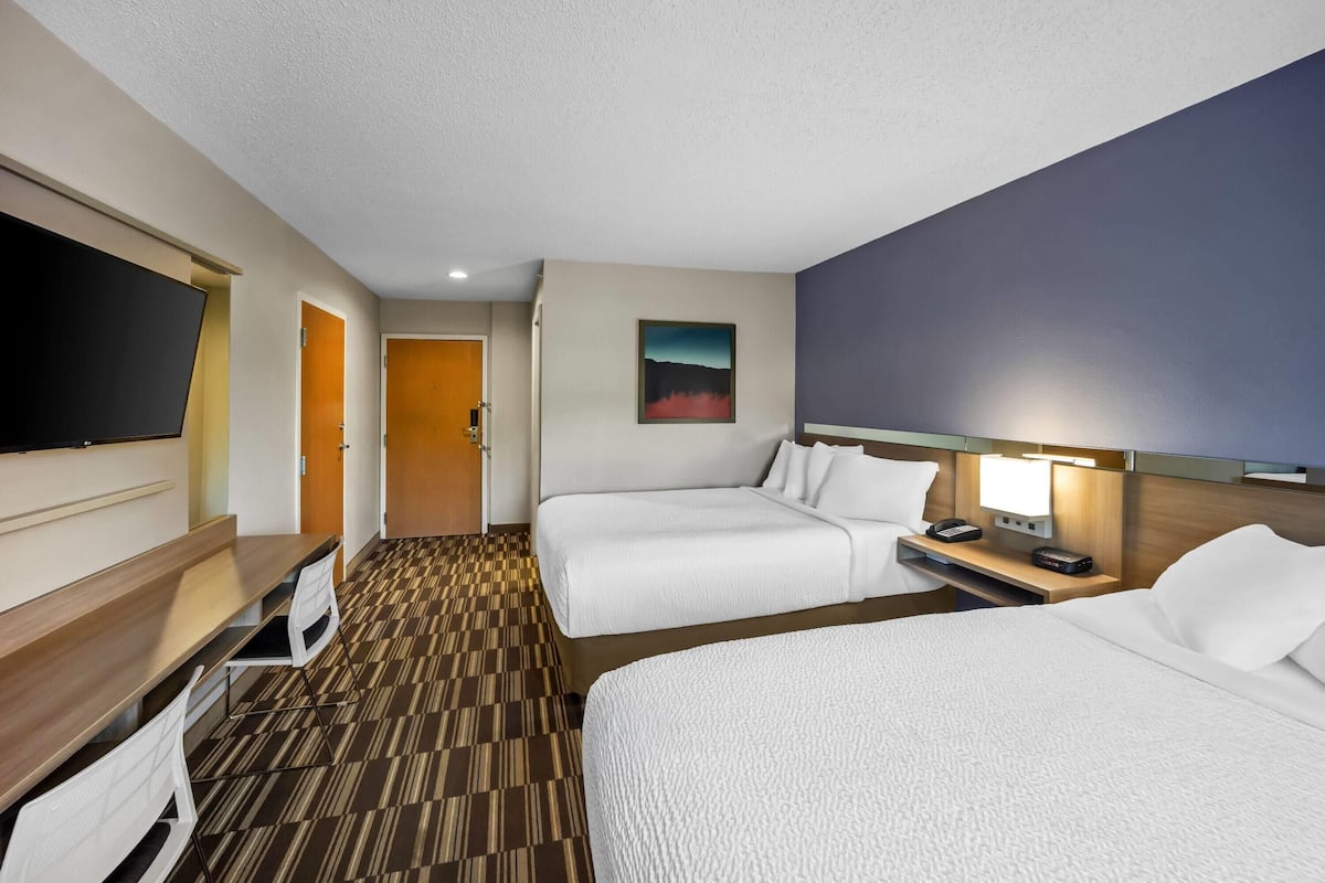 Room, 2 Queen Beds, Accessible, Non Smoking | Hypo-allergenic bedding, in-room safe, desk, iron/ironing board
