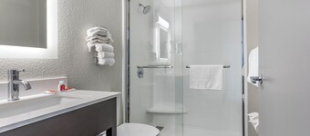 Greenville Pelham Inn by IHG