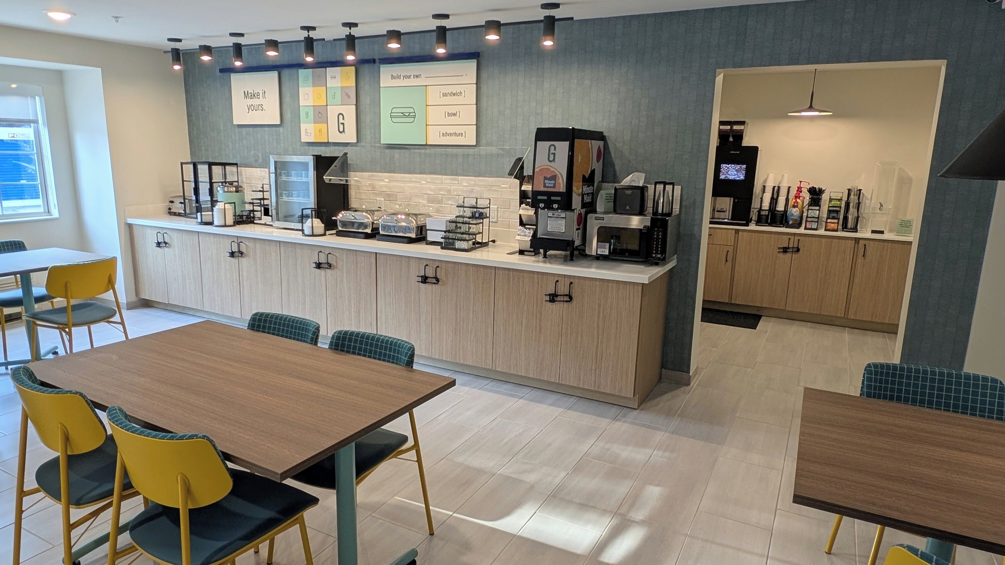 Café da manhã com buffet grátis todos os dias