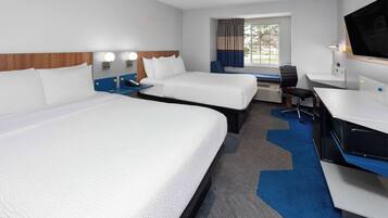 Room, Accessible | Hypo-allergenic bedding, in-room safe, desk, iron/ironing board