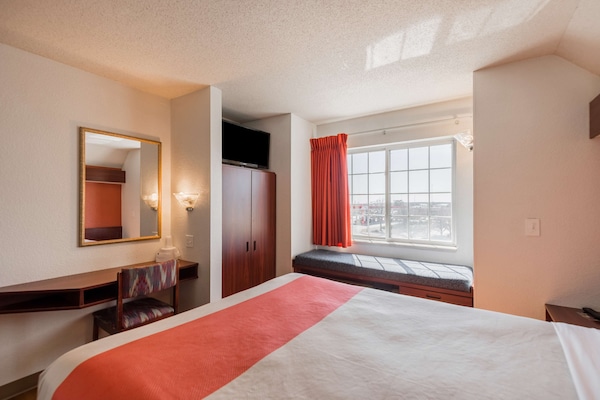 Desk, WiFi (free), bed sheets