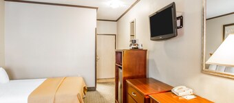 Baymont by Wyndham Chandler I-10