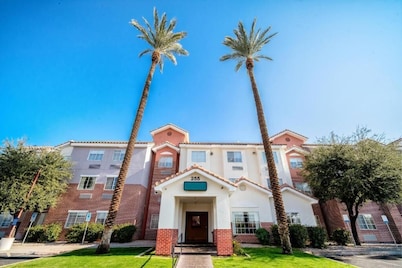 Baymont by Wyndham Chandler I-10