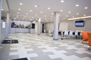Lobby - Microtel Inn & Suites By Wyndham Raleigh (Raleigh)