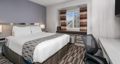 Microtel Inn & Suites by Wyndham Rochester North Mayo Clinic