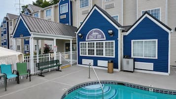 Seasonal outdoor pool
