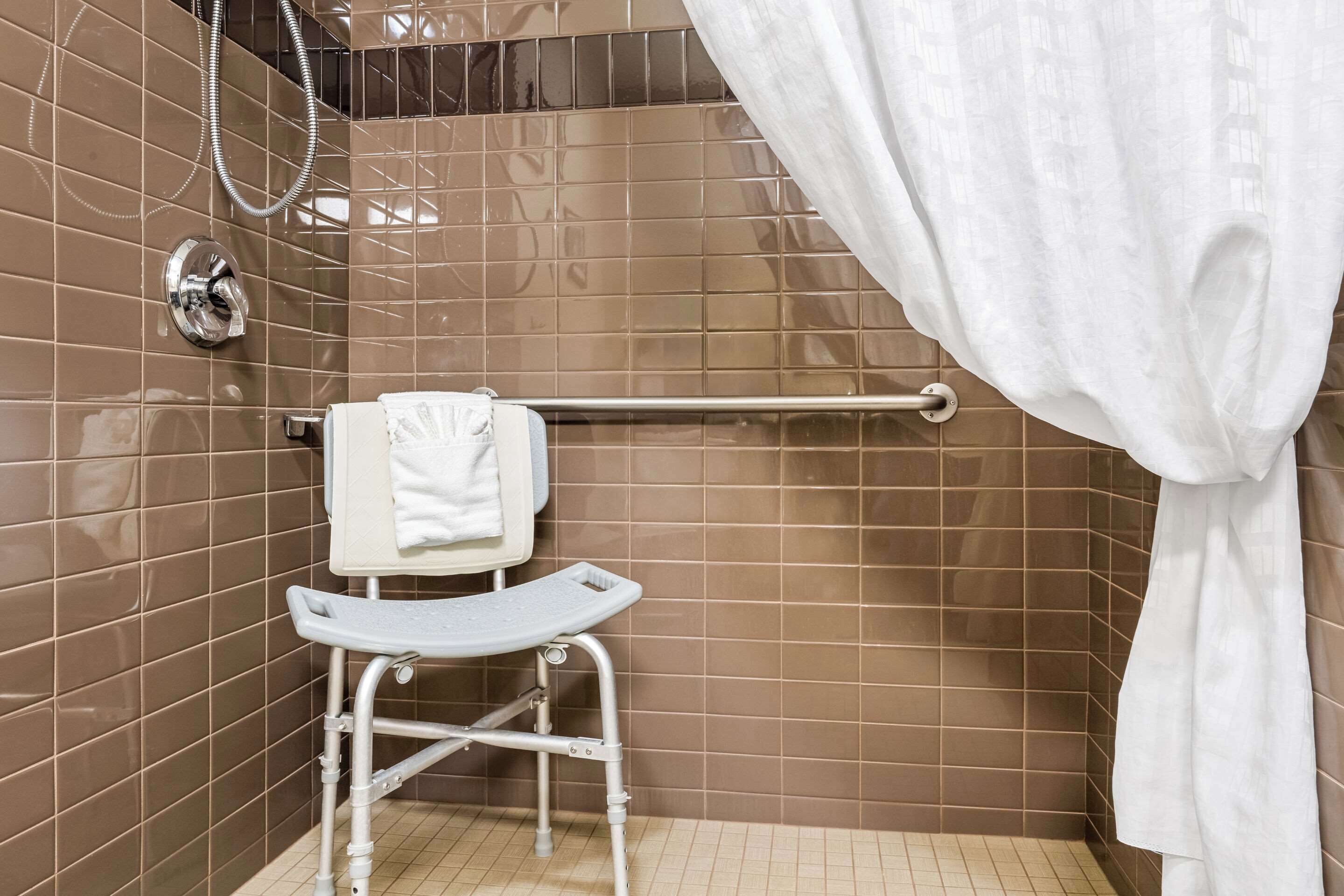 room, 1 king bed, accessible, non smoking | blackout curtains, iron/ironing board, free cots/infant beds, free wifi