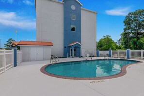 Outdoor pool, open 10:00 AM to 10:00 PM, sun loungers
