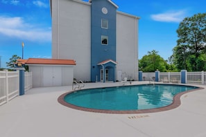 Outdoor pool, open 10:00 AM to 10:00 PM, sun loungers