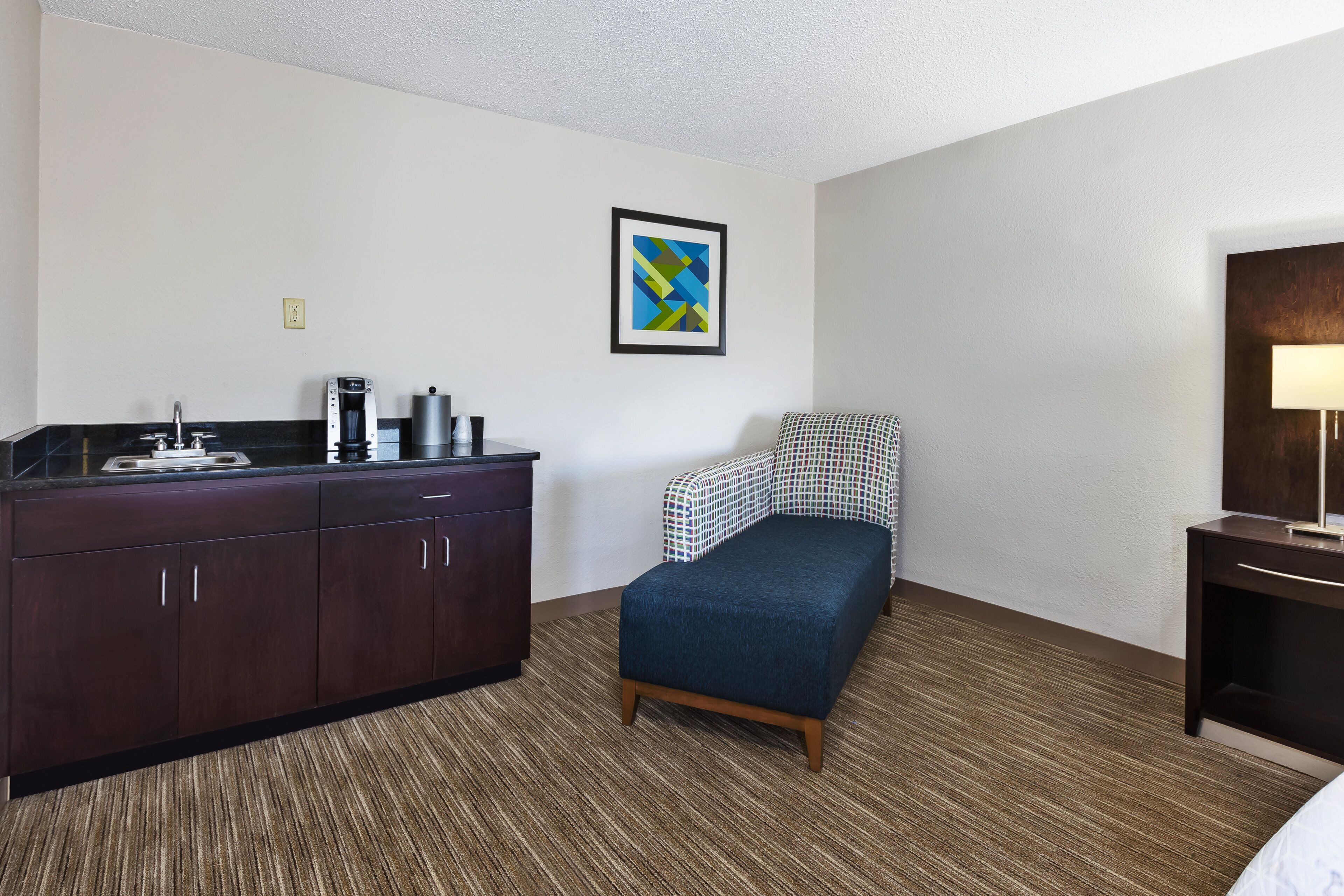 suite, 1 king bed | in-room safe, desk, iron/ironing board, free cots/infant beds