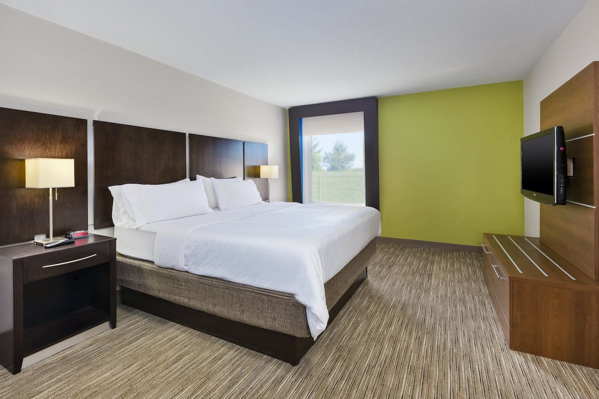 In-room safe, desk, iron/ironing board, free cots/infant beds