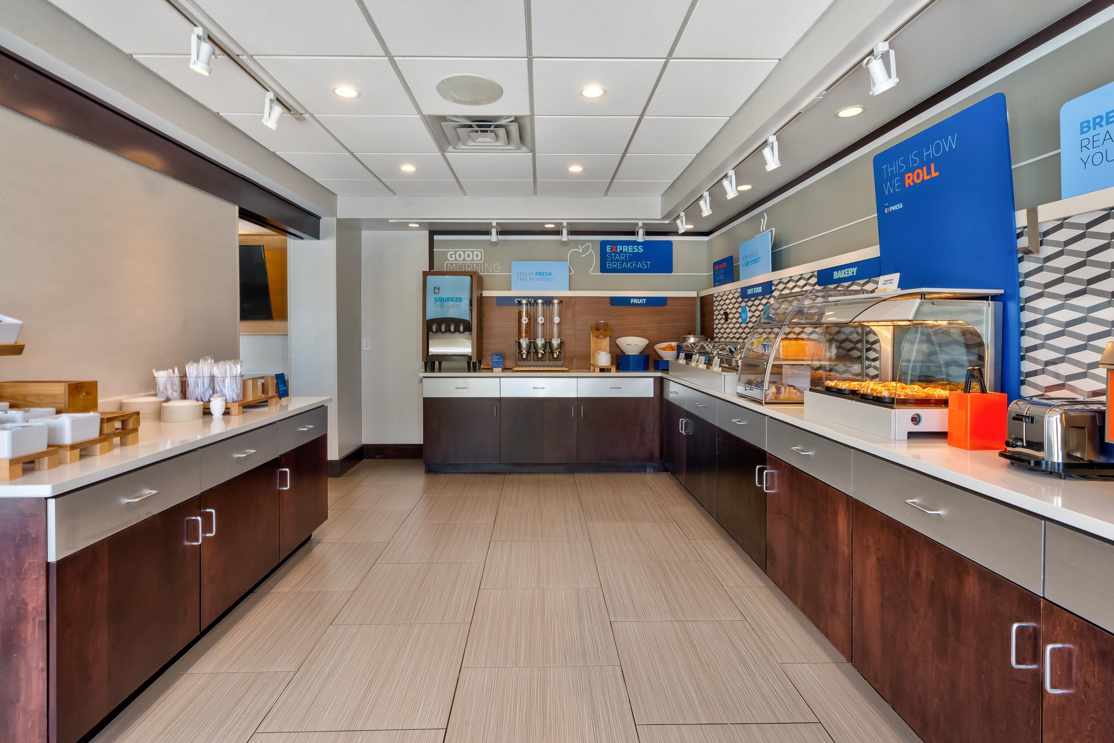 free buffet breakfast