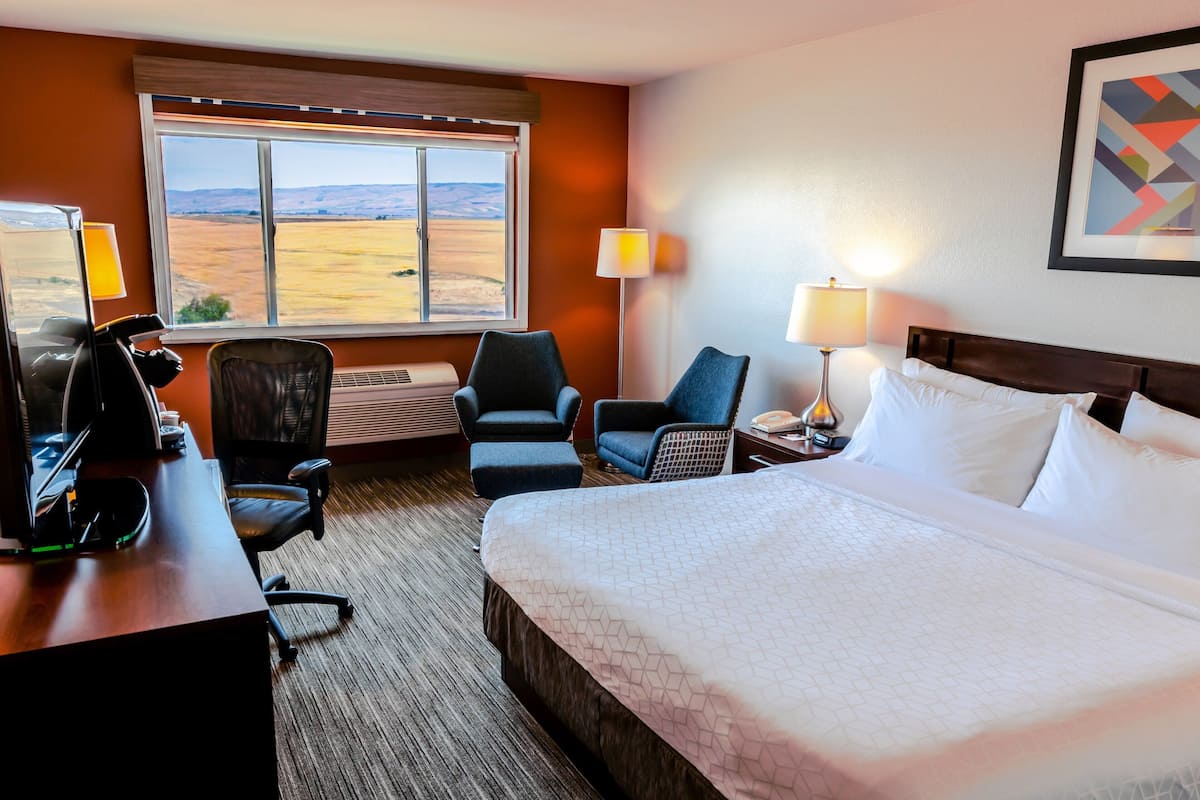 Premium bedding, pillowtop beds, desk, laptop workspace