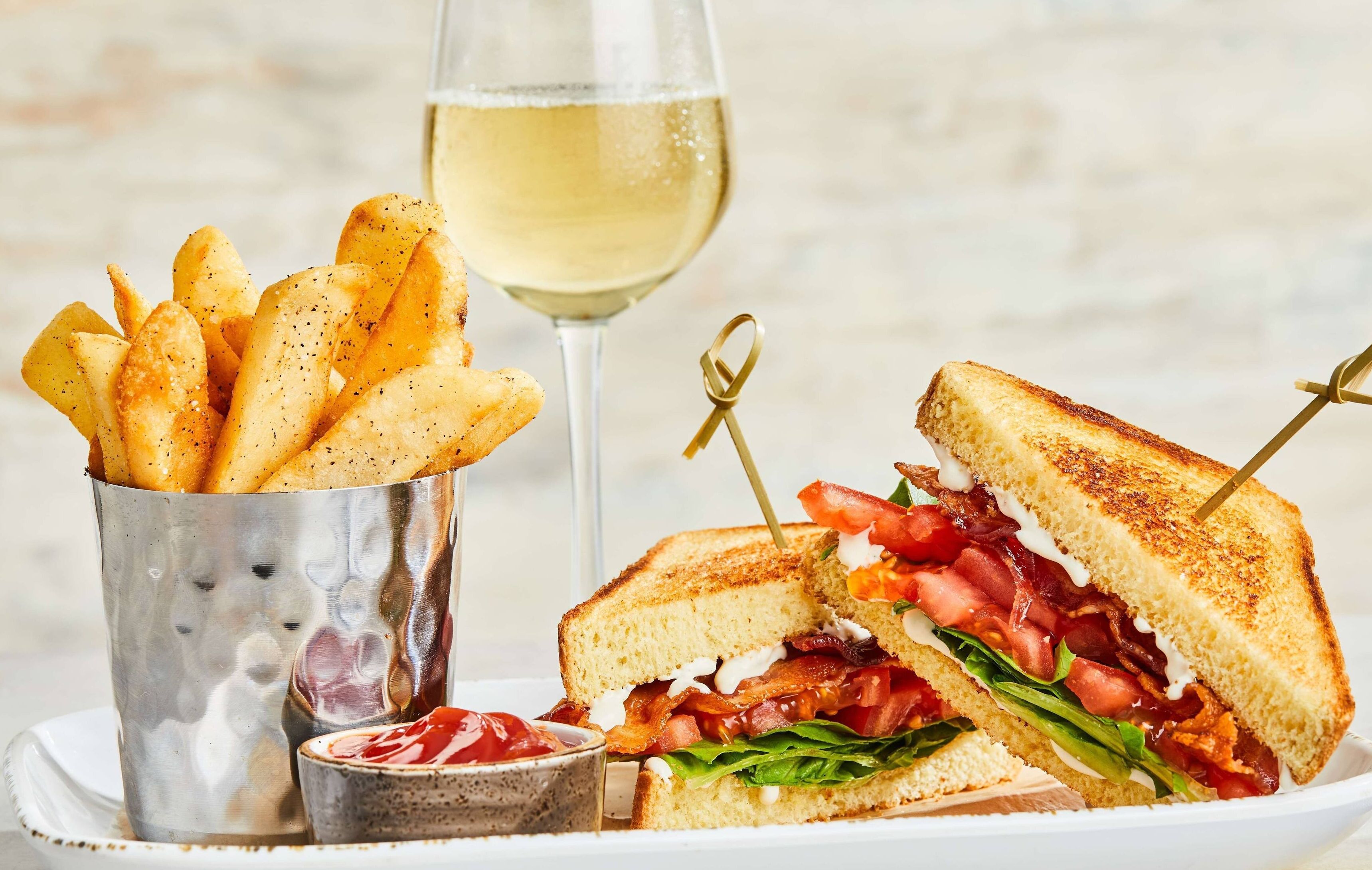 Photo - Courtyard Tampa Downtown