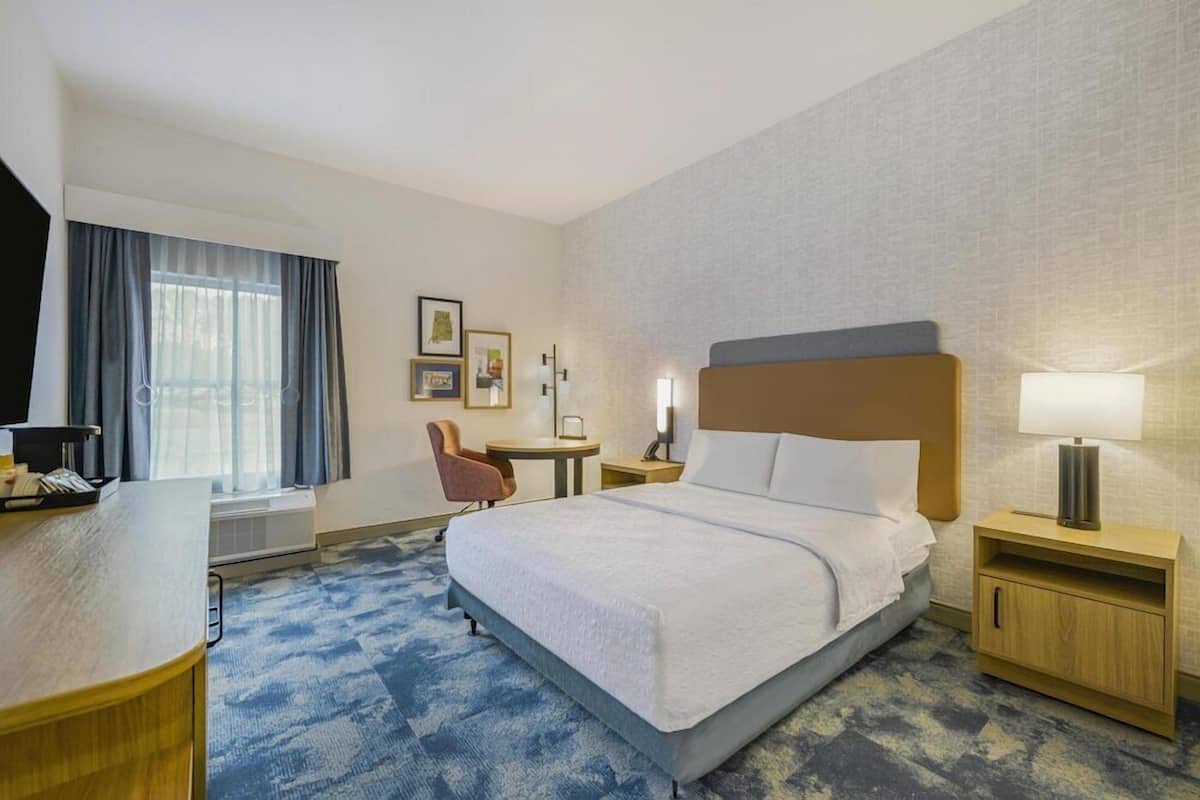 In-room safe, desk, iron/ironing board, free WiFi