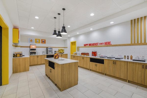 Café da manhã com buffet grátis todos os dias