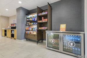 Snack bar - Hampton Inn Huntsville-Arsenal/South Pkway (Huntsville)