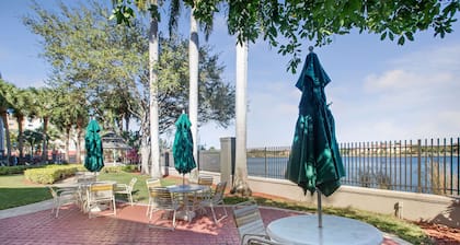 La Quinta Inn & Suites by Wyndham Ft. Lauderdale Airport