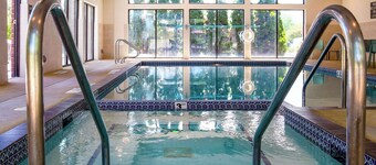 Comfort Inn & Suites NW Milwaukee