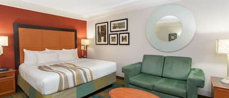 Deluxe kamer, 1 kingsize bed, niet-roken | Luxe beddengoed, een bureau, een strijkplank/strijkijzer