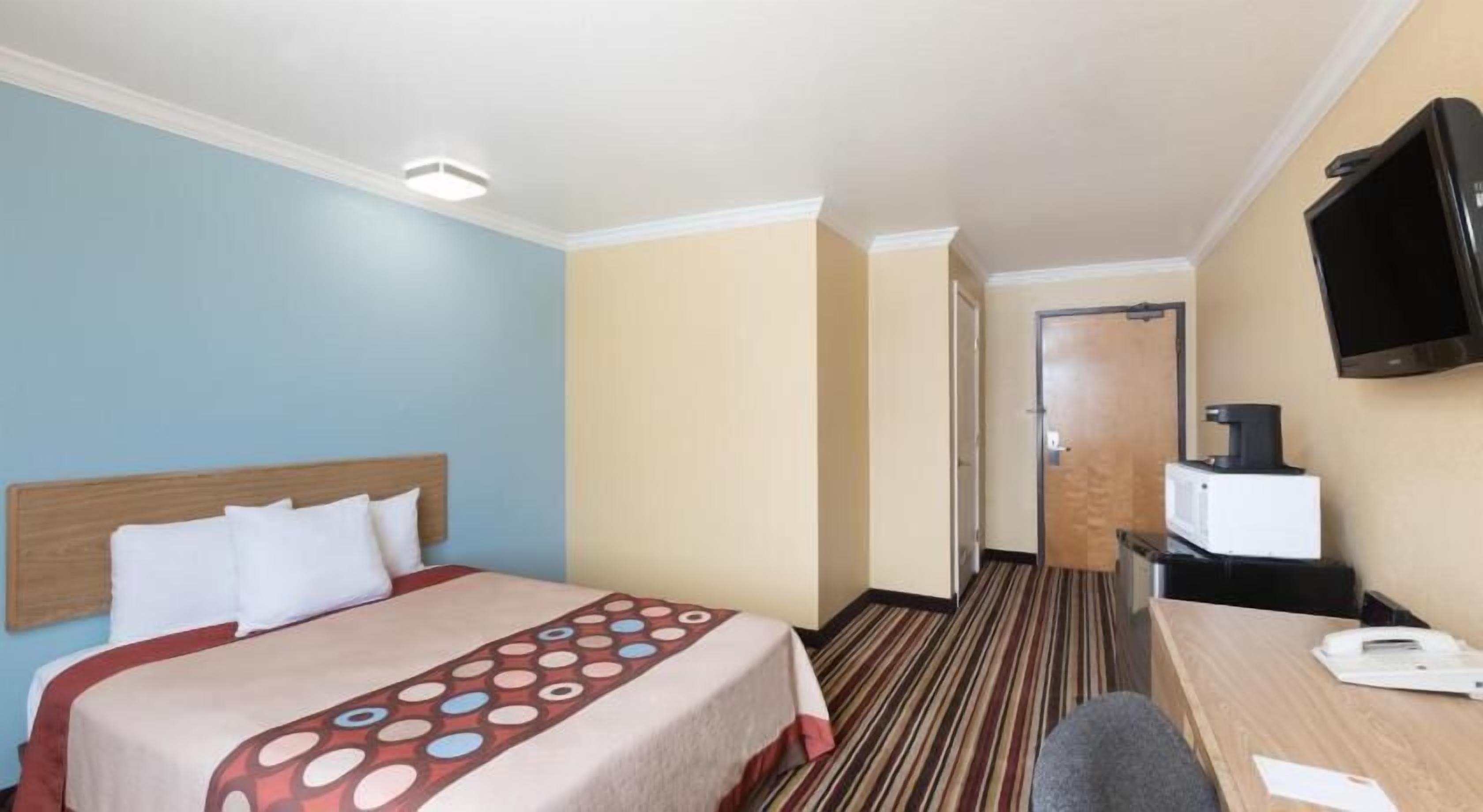 Premium bedding, desk, soundproofing, iron/ironing board