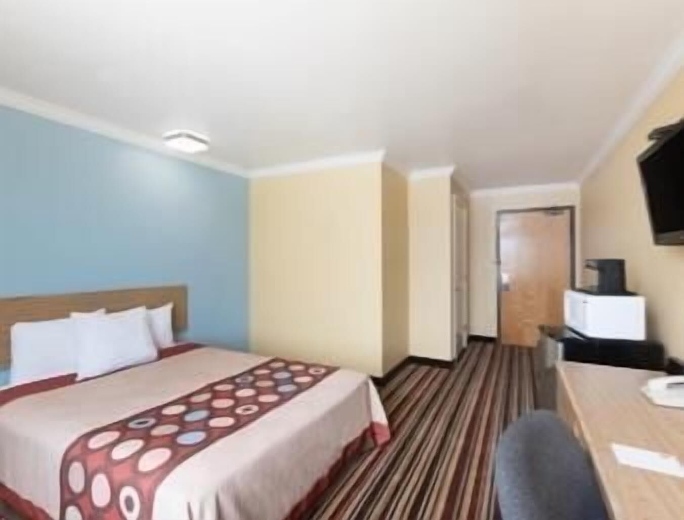 Premium bedding, desk, soundproofing, iron/ironing board