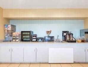 Free daily on-the-go breakfast  - Super 8 by Wyndham Midland (Midland)