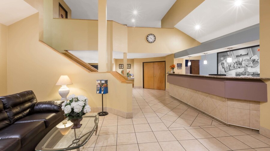 Super 8 by Wyndham Midland