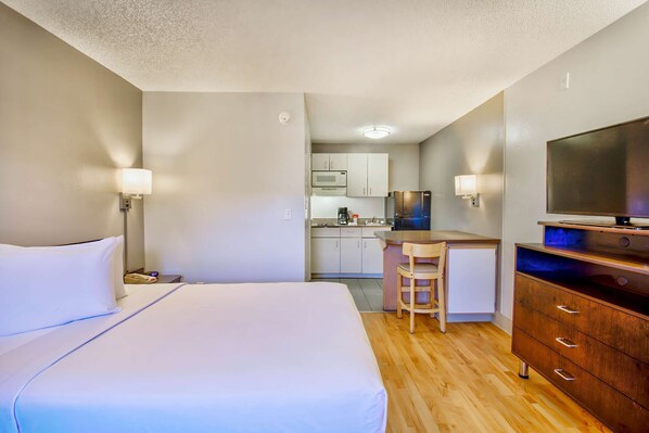 Iron/ironing board, free WiFi, bed sheets