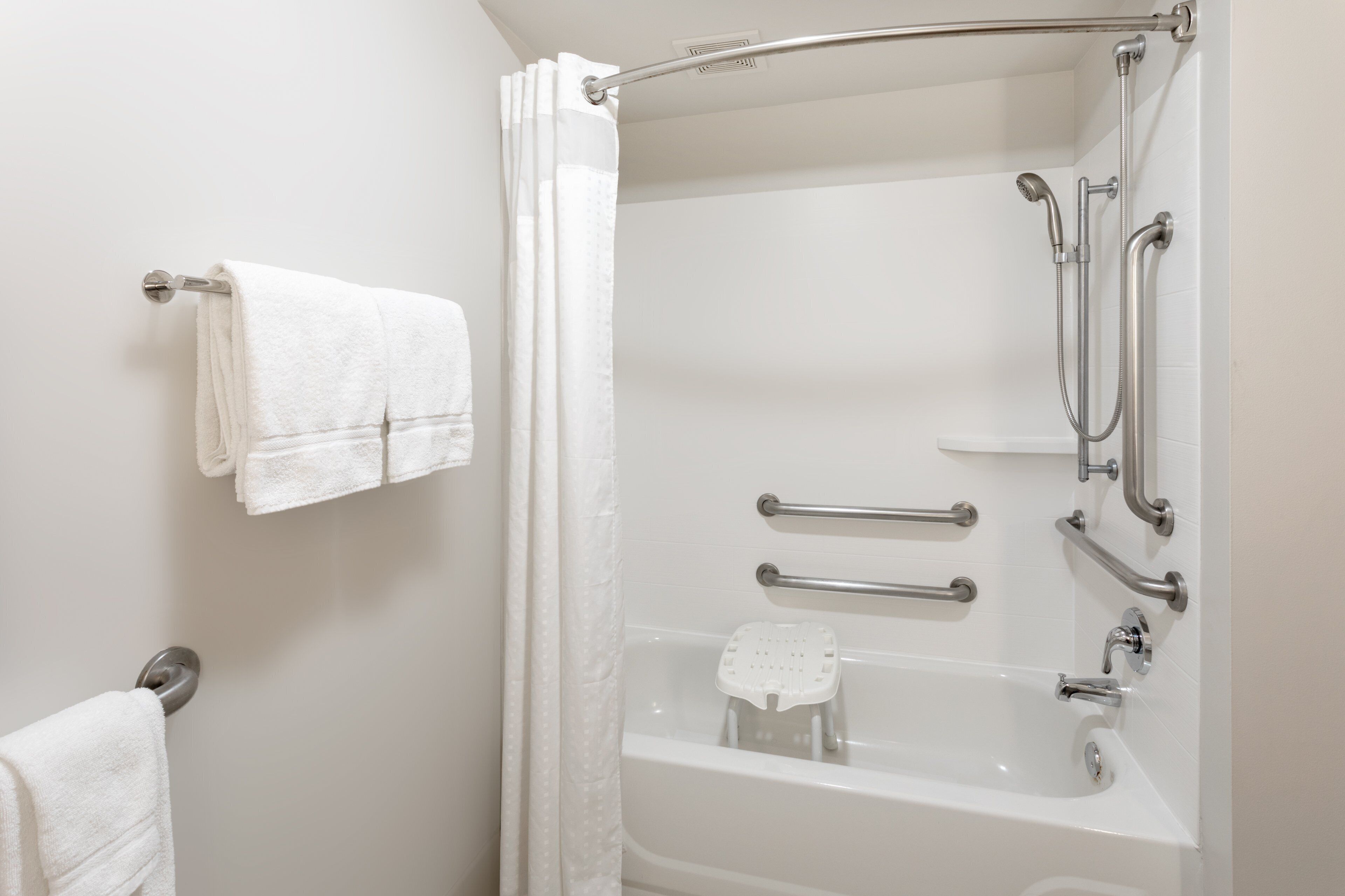 combined shower/bathtub, free toiletries, hair dryer, towels