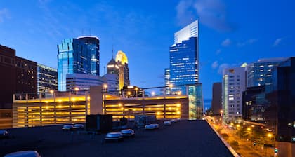 Holiday Inn Express Hotel & Suites Downtown Minneapolis by IHG