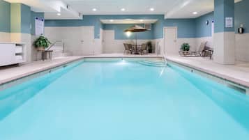 Indoor pool, sun loungers