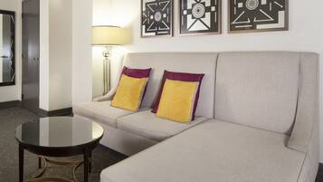 Premium bedding, in-room safe, desk, blackout drapes