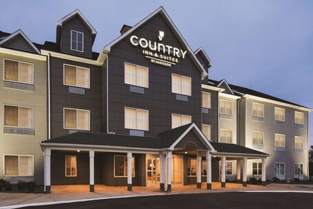 Country Inn Suites by Radisson, Indianapolis South, IN - Image 2