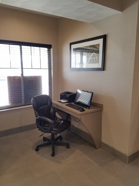 Country Inn Suites by Radisson, Indianapolis South, IN - Image 15