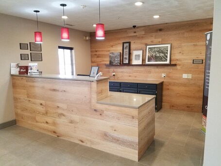 Country Inn Suites by Radisson, Indianapolis South, IN - Image 10