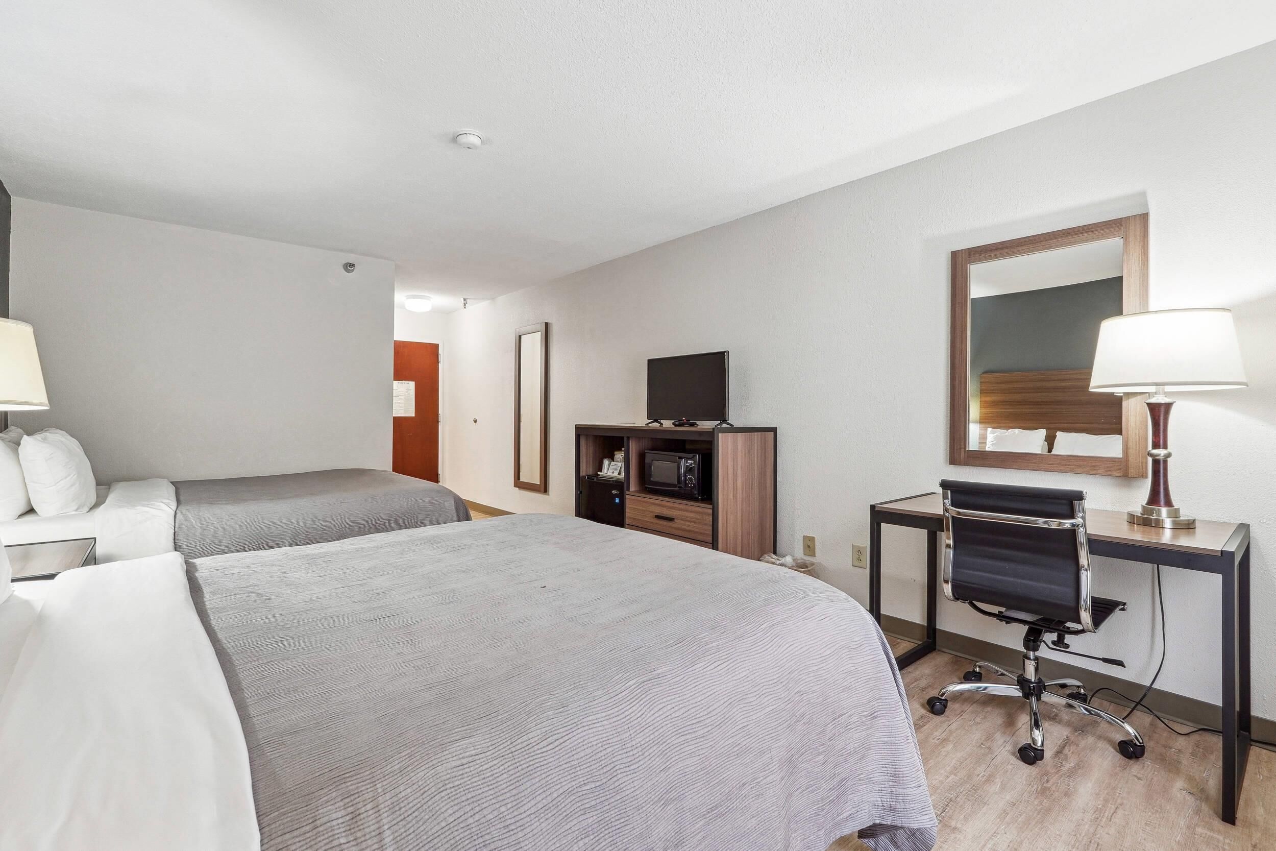 Rom – standard, 2 queensize-senger, ikke-røyk | Sengetøy av topp kvalitet, memory foam-senger og safe på rommet