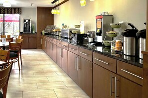 Free daily buffet breakfast - Quality Inn & Suites Dawsonville (Dawsonville)