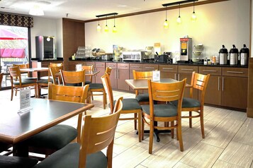 Free daily buffet breakfast 