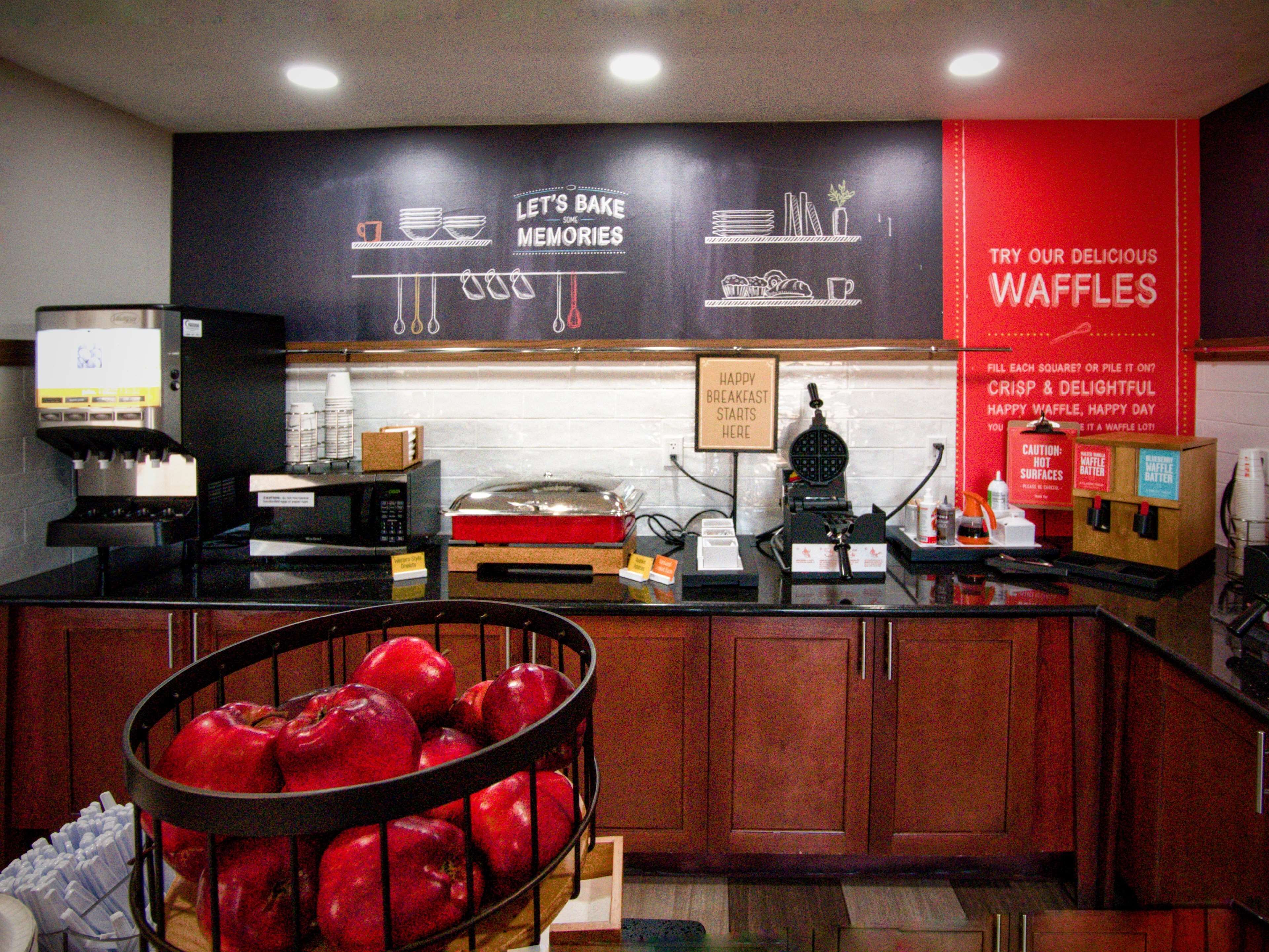 free daily full breakfast